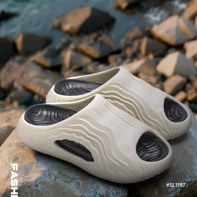 Velvet Base Men’s Slippers